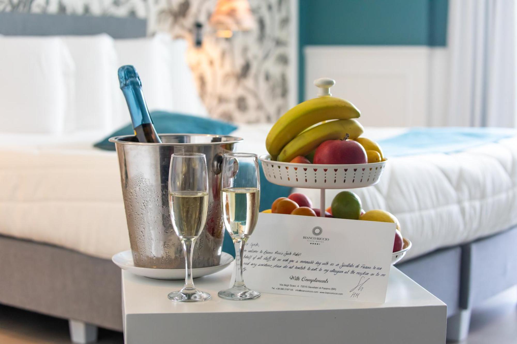 Bianco Riccio Suite Hotel Savelletri Esterno foto