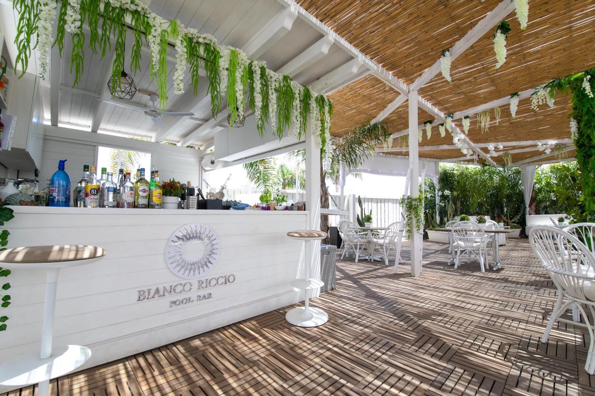 Bianco Riccio Suite Hotel Savelletri Esterno foto